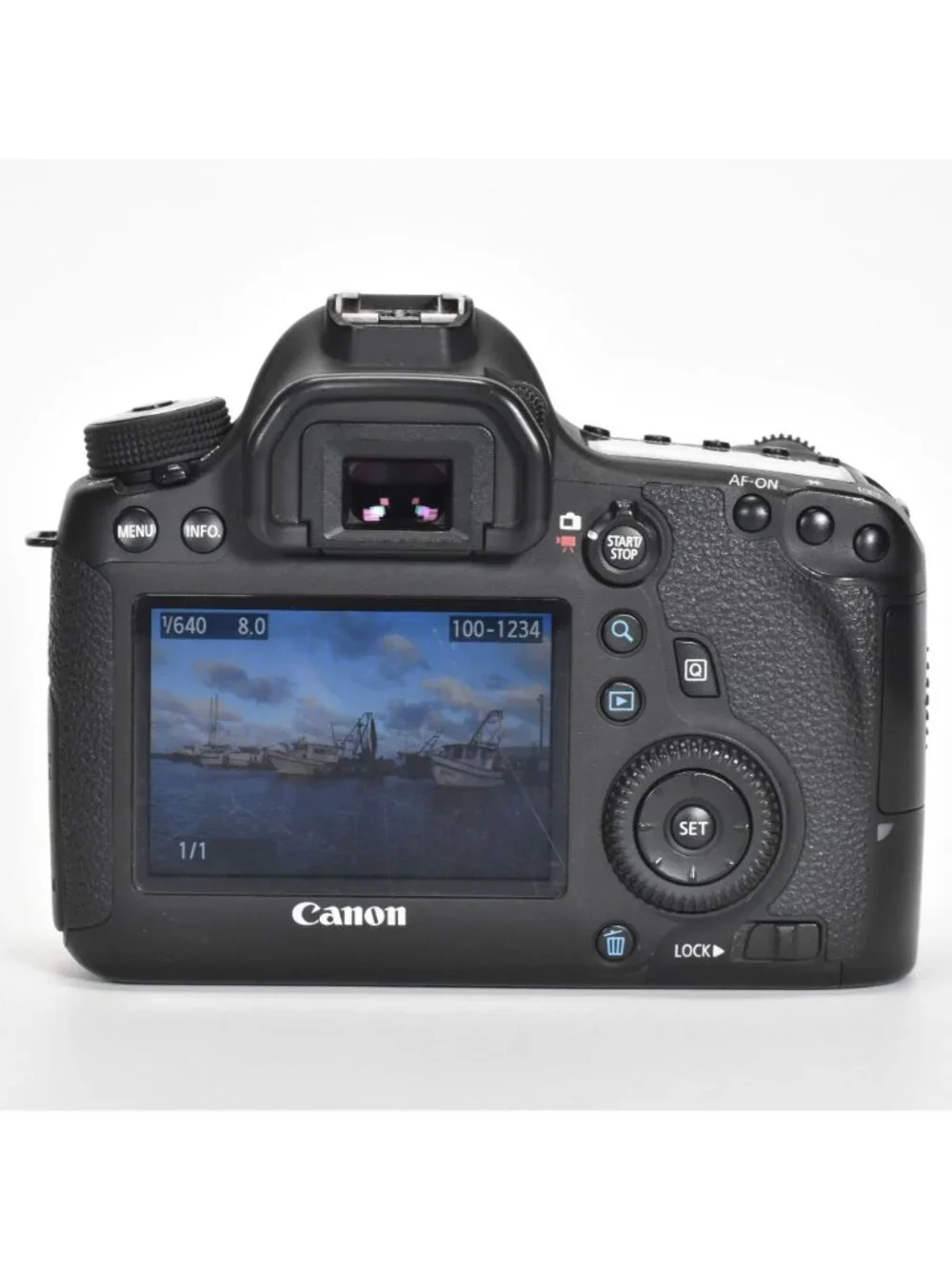 Canon EOS 6D DSLR Camera 20.2MP Canon 28-135mm Lens Full Frame WiFi GPS 64GB SD